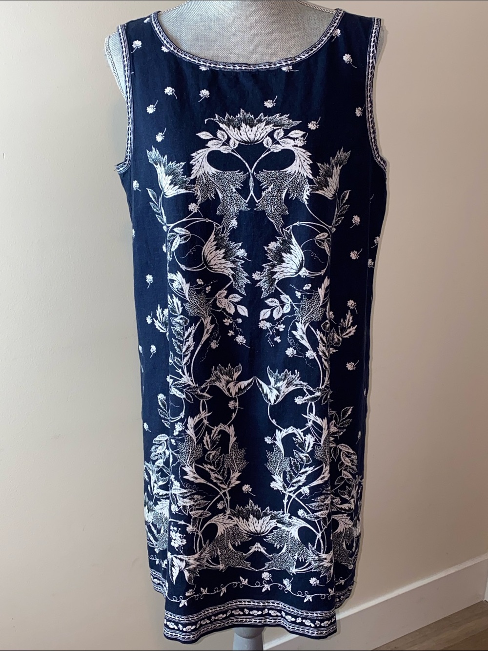 Max Studio Navy and White Floral Embroidered Sleeveless Mini Dress Size L